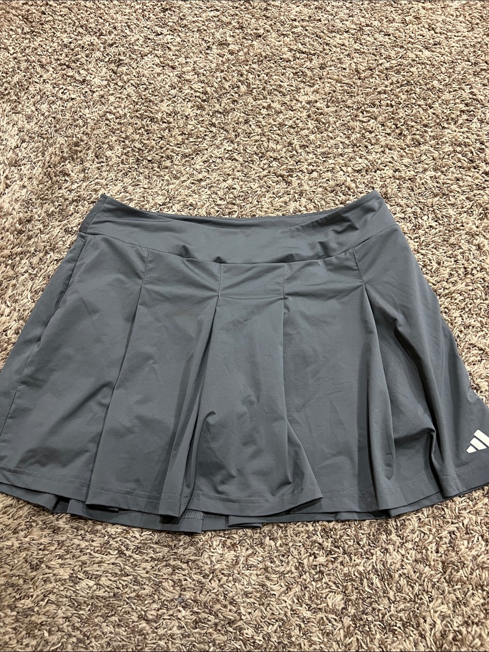 Adidas pleated golf shirt sz L